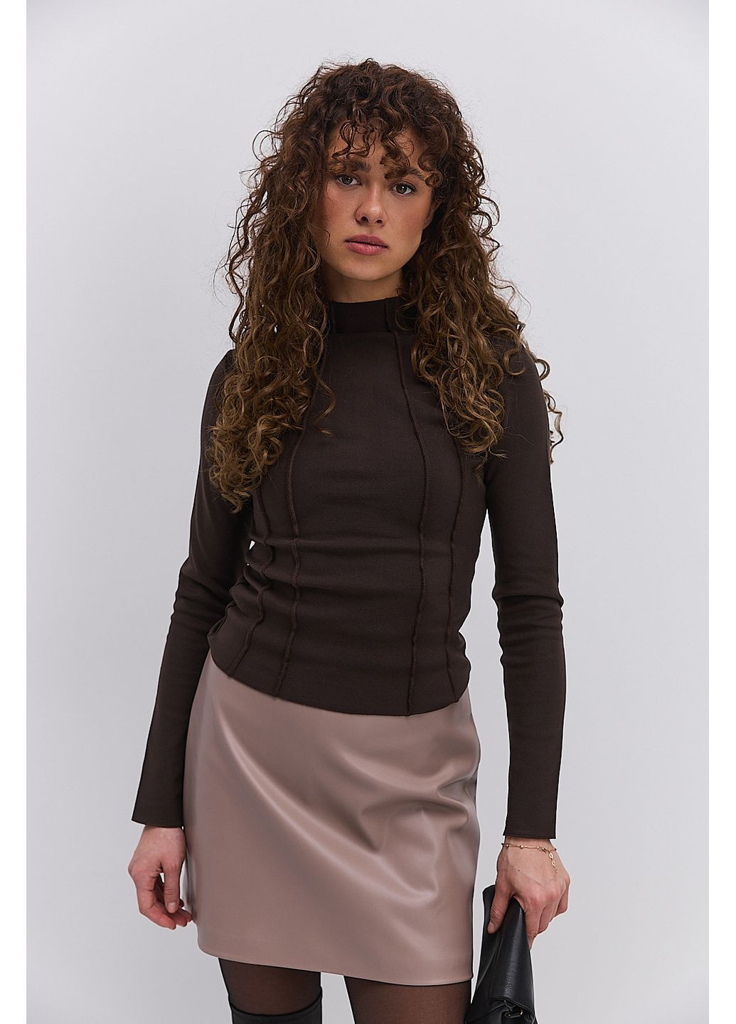 Жіночий флісовий лонгслів чорний з вертикальними швами навиворіт Arjen (370601817)