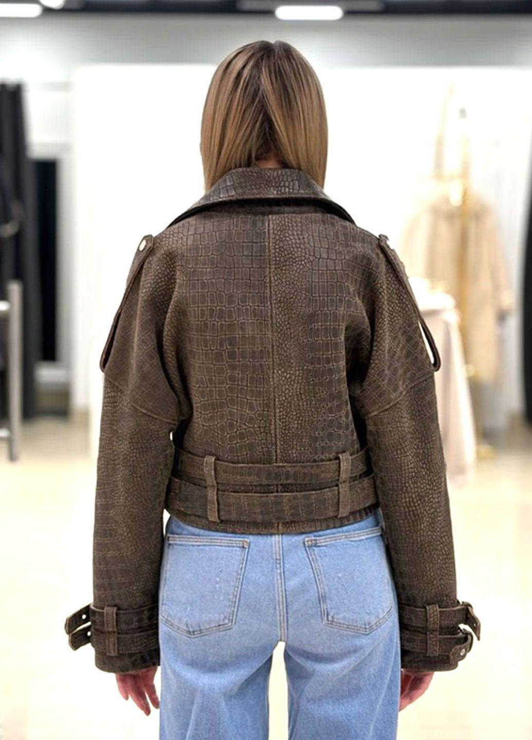 Коричнева демісезонна жіноча шкіряна косуха з імітацією під рептилію Ece