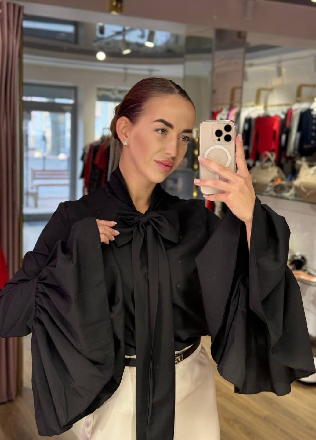 Чёрная изысканная легкая свободная летняя блузка с длинными свободными рукавами и воротником-шарфиком Tik-Tak