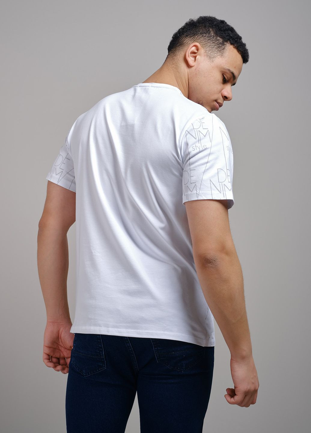 Белая мужская футболка с принтом 343008 Power