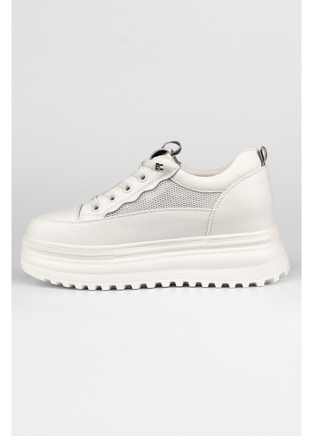 Женские кроссовки 1100176 Buts белые демисезоны (297438669)