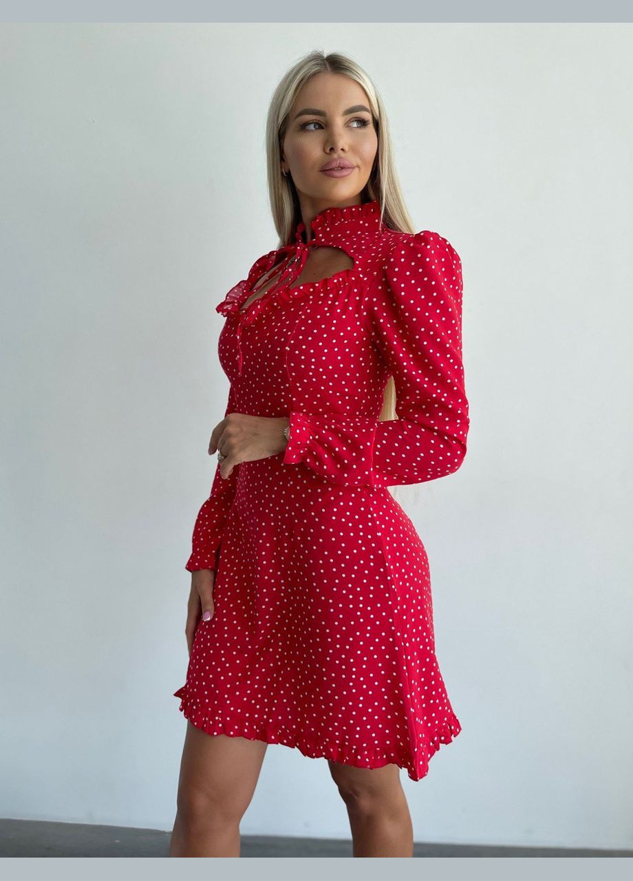 Красное лёгкое летнее платье из принтованного софта с открытым декольте и длинным рукавом, короткое красное платье в горошек No Brand