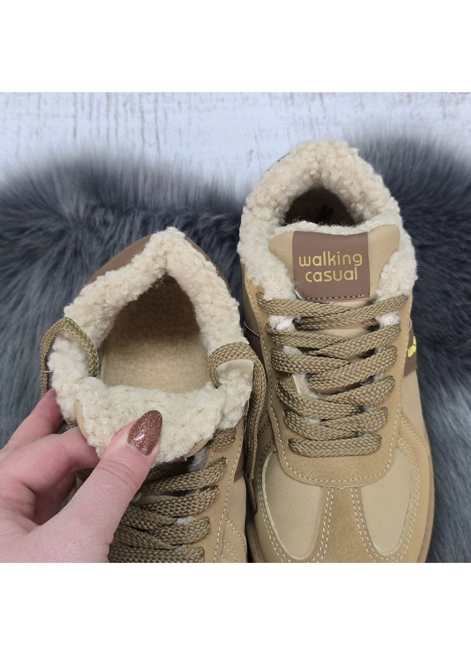 Зимние женские зимние кроссовки с искусственным мехом тедди Gipanis из искусственного нубука