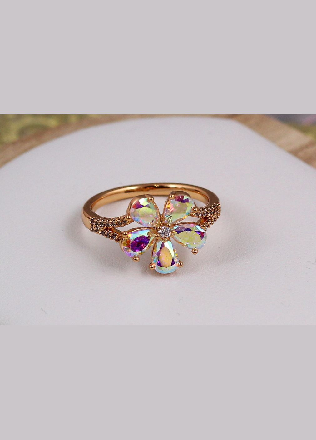 Кольцо цветок с камнем хамелеон р золотистое. Xuping Jewelry (317405149)