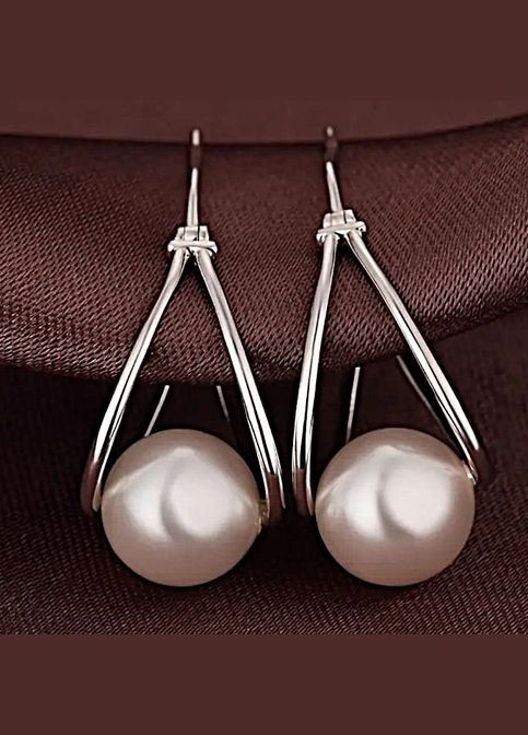 Сережки жіночі металеві сріблясті з намистинами (імітація перлів) No Brand (338217766)