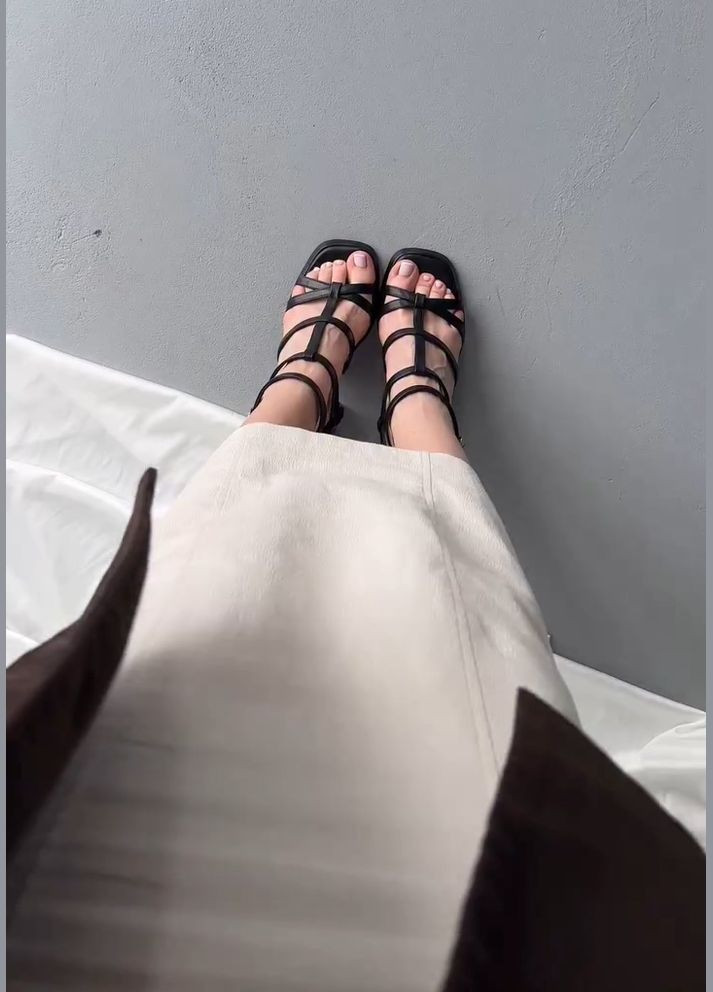 Нарядні чорні босоніжки на каблуку, босоніжки з переплетенням Loretta (329638406)