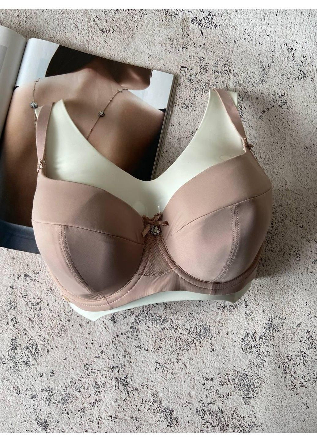 Пудровый пудровый бюстгальтер d с мягкой чашкой Lanny Mode