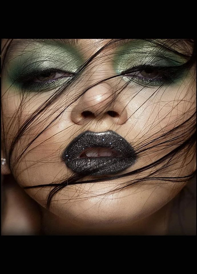 Губная помада блестящая Gliter Lipstick No6 черная водостойкая MLSMILE (300102646)