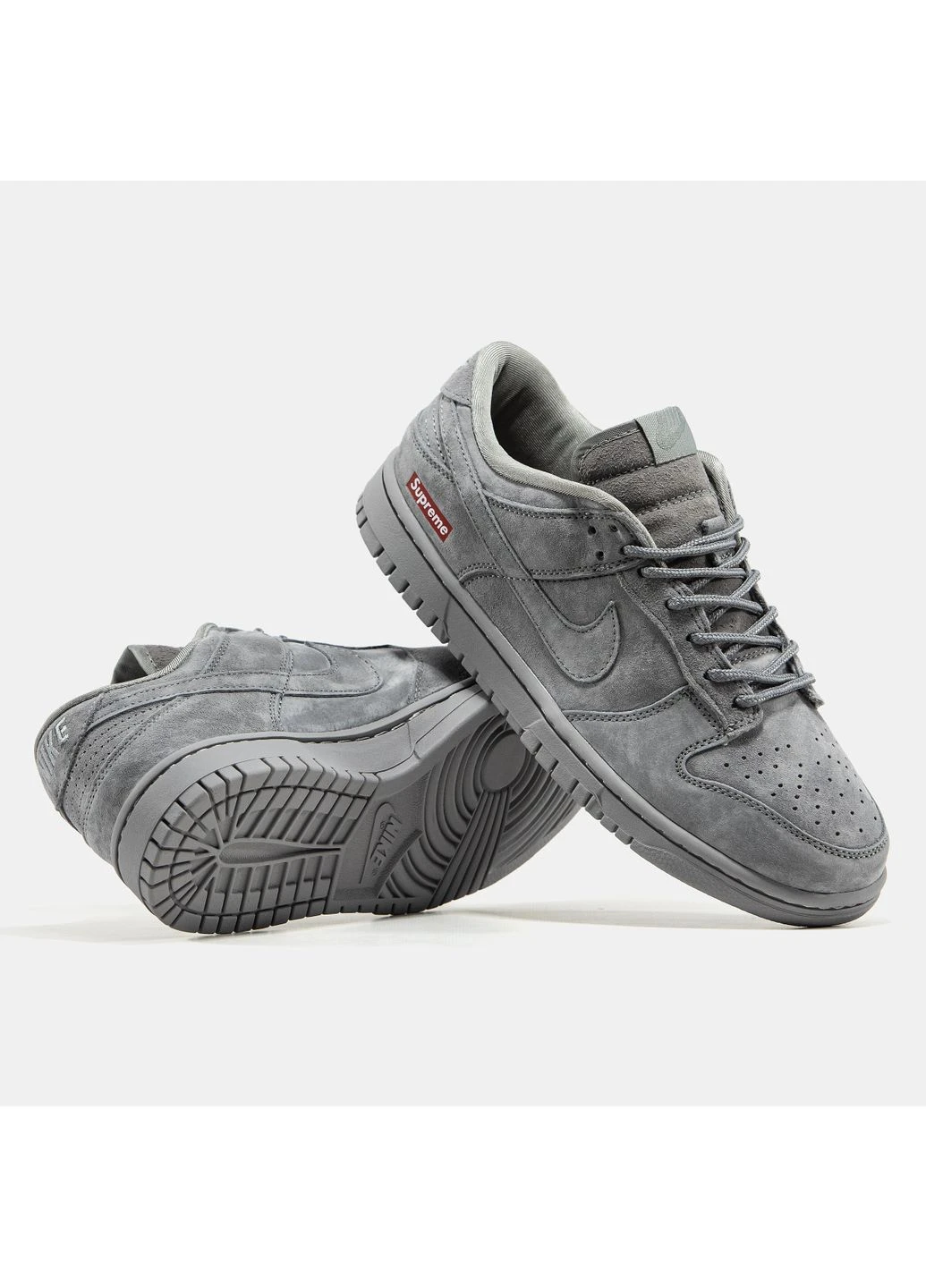 Серые демисезонные кроссовки мужские и женские nike sb dunk low x supreme grey | найк сб данк суприм низкие серые No Brand