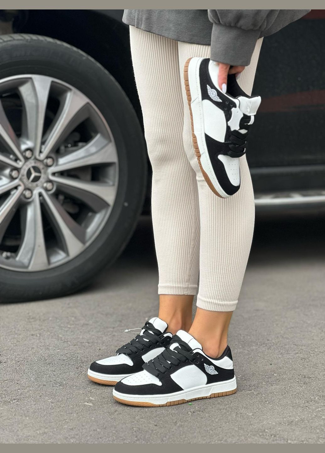 Чорні кеди жіночі чорні білі демісезонні повсякденні стильні класичні кросівки для дівчини No Brand