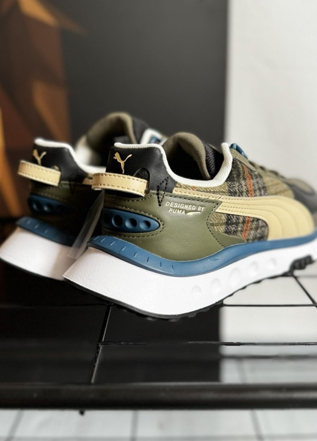 Оливкові всесезонні кросівки Puma Wild Rider Flannel