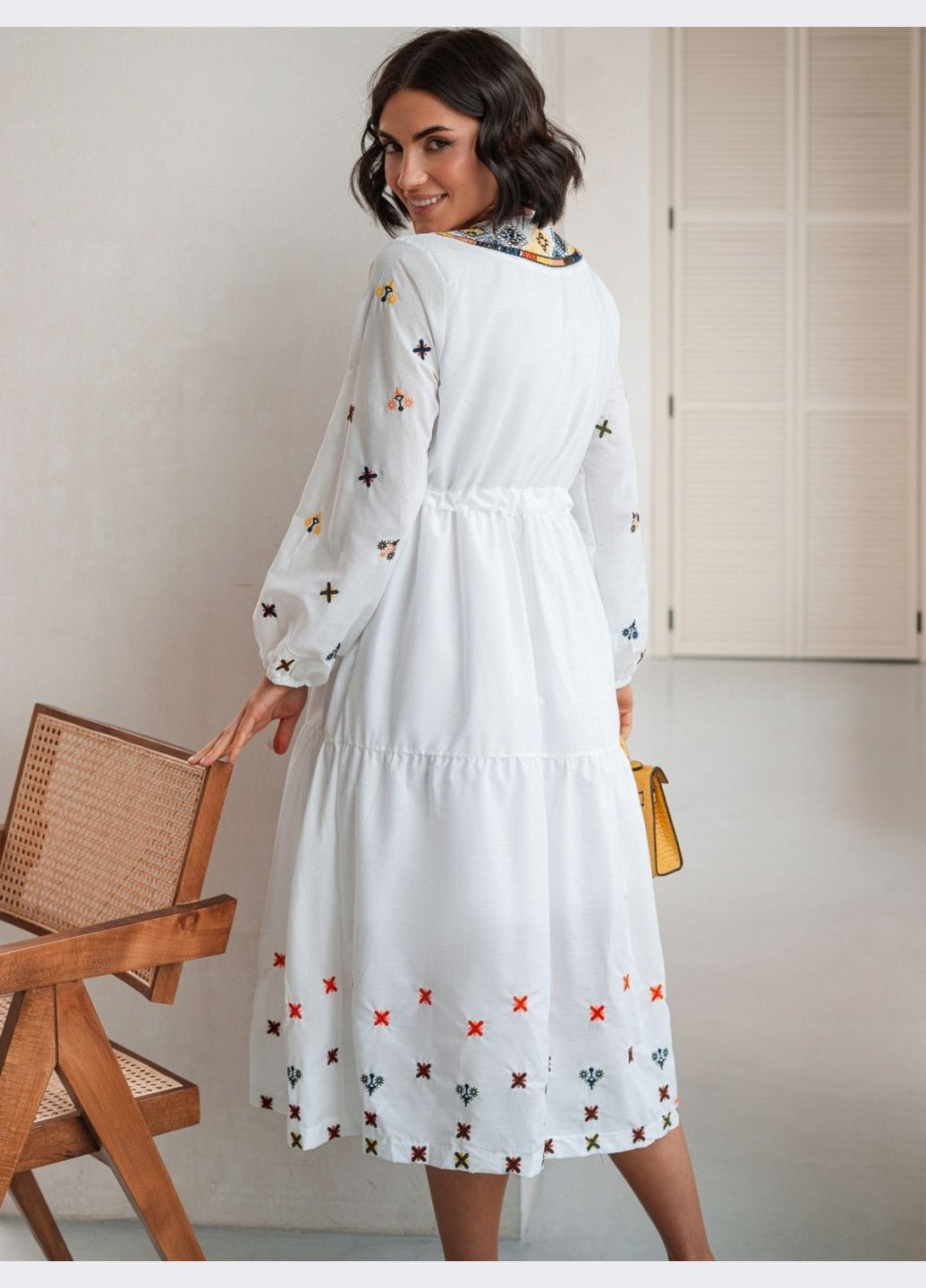Белая белое платье с вышивкой и кулиской на талии Dressa узор однотонный (324389507)