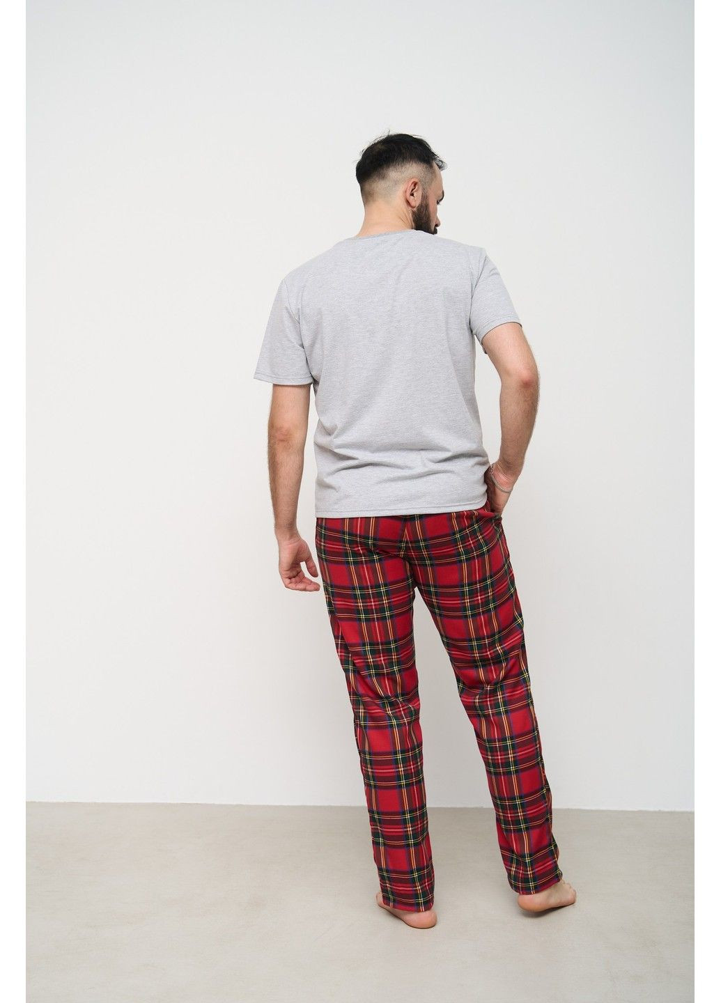 Пижама мужская футболка серая + штаны в клетку красные Handy Wear (293275172)