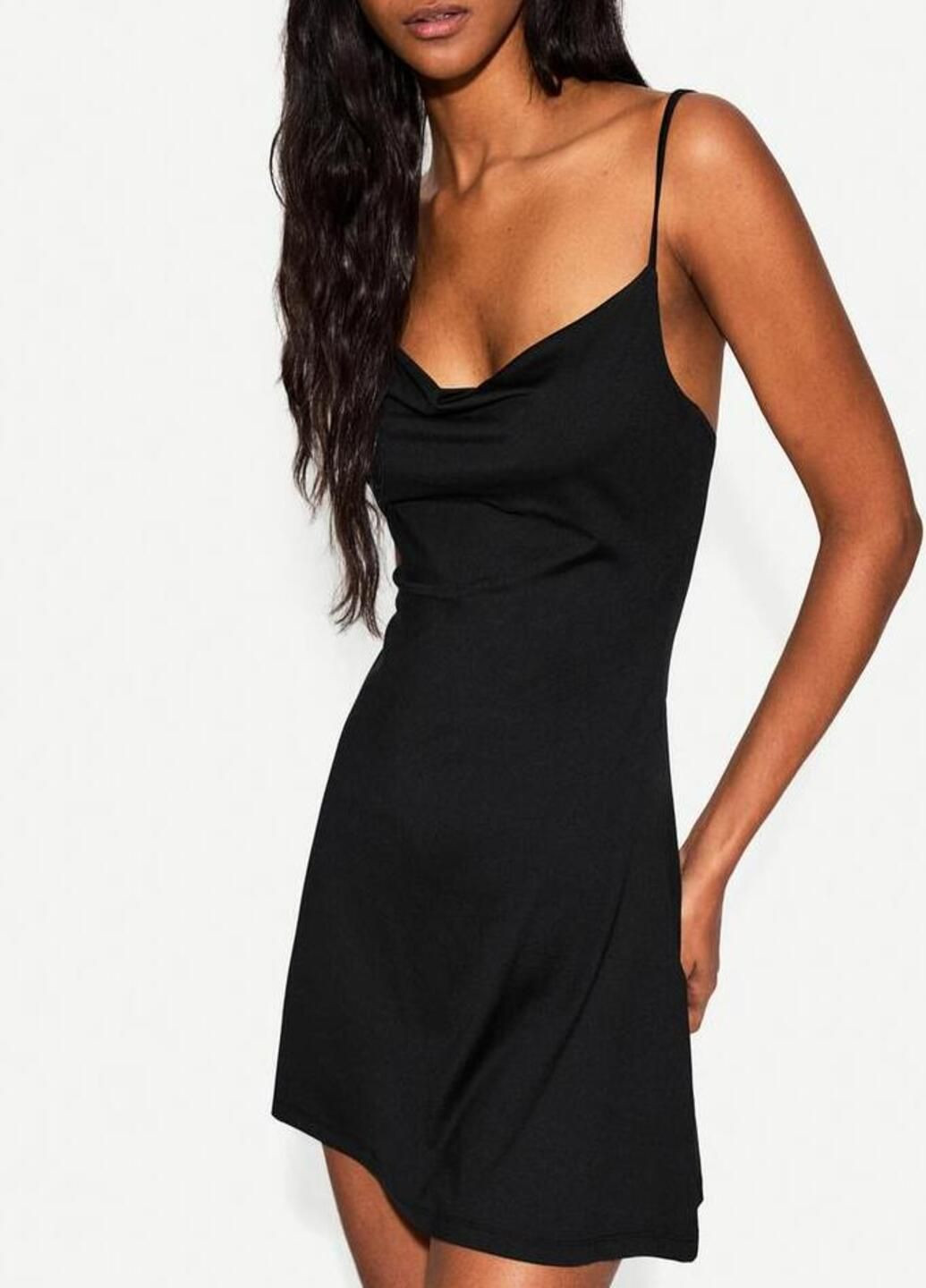 Чорна сукня Bershka однотонна