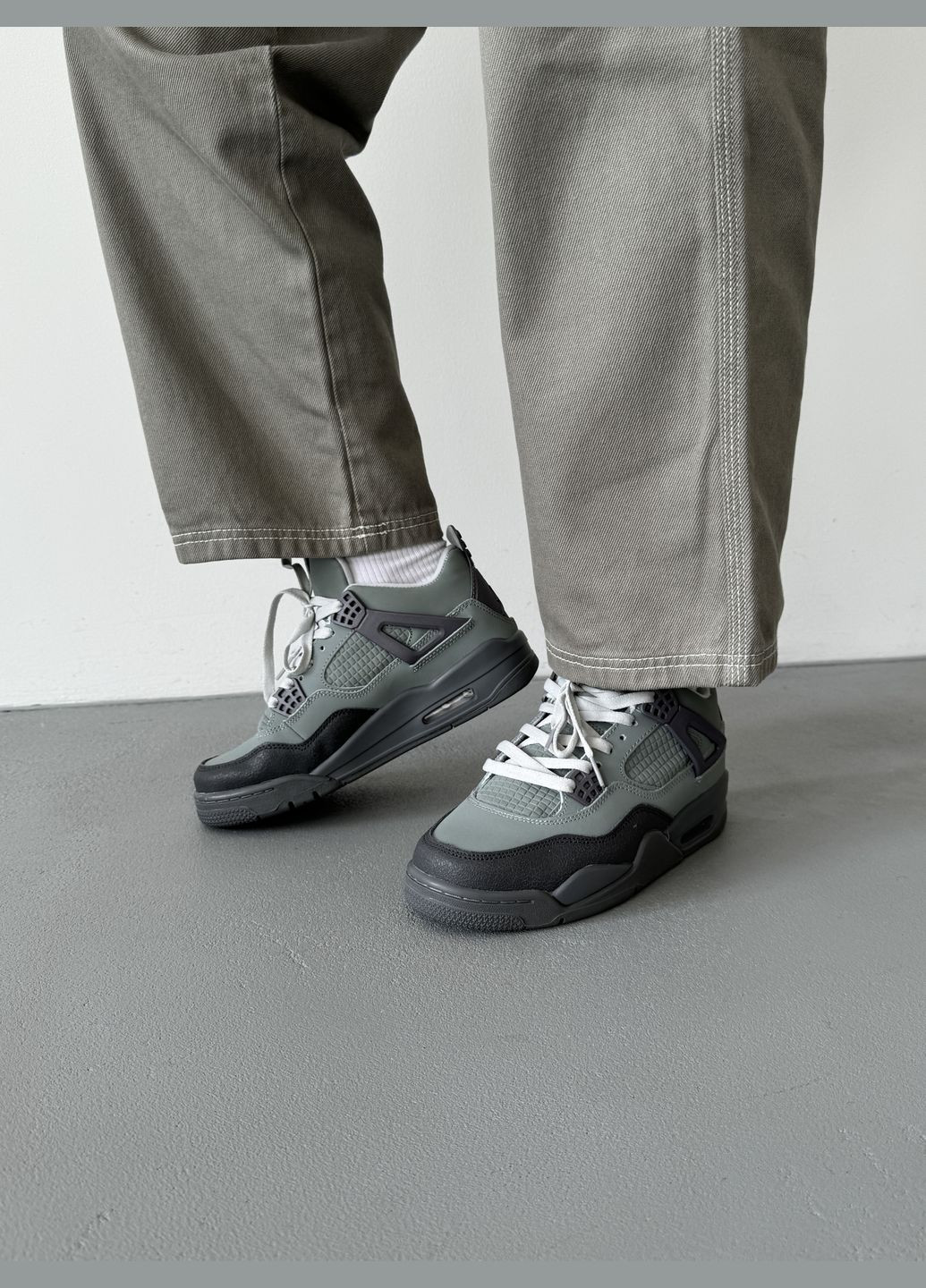 Серые демисезонные кроссовки мужские и женские nike air jordan 4 retro grey | найк аир джордан 4 серые No Brand