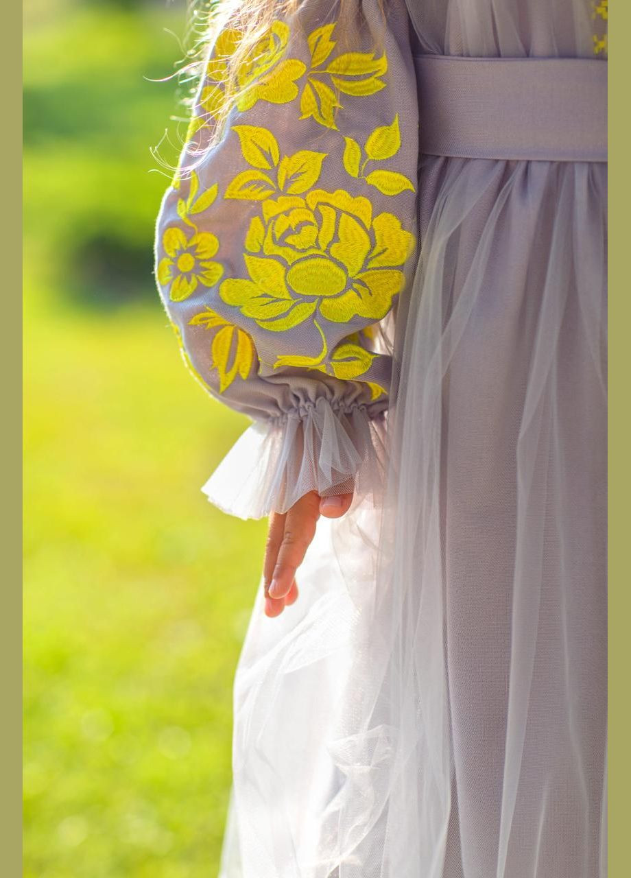 Сіра святкова сукня вишиванка для дівчинки, вишита пишна сукня для дівчинки (341327475)