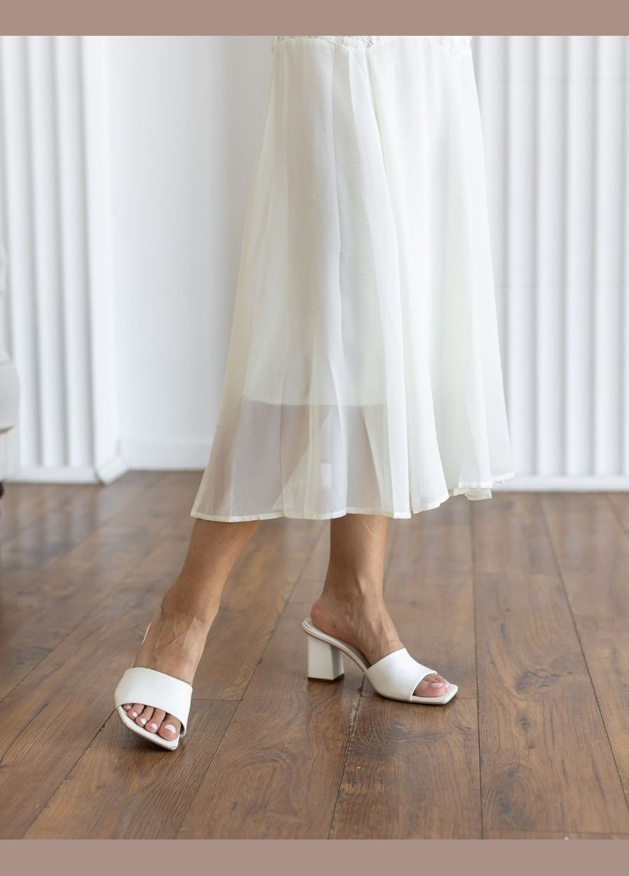 Бежева сарафан міді з трояндами 111733 No Brand