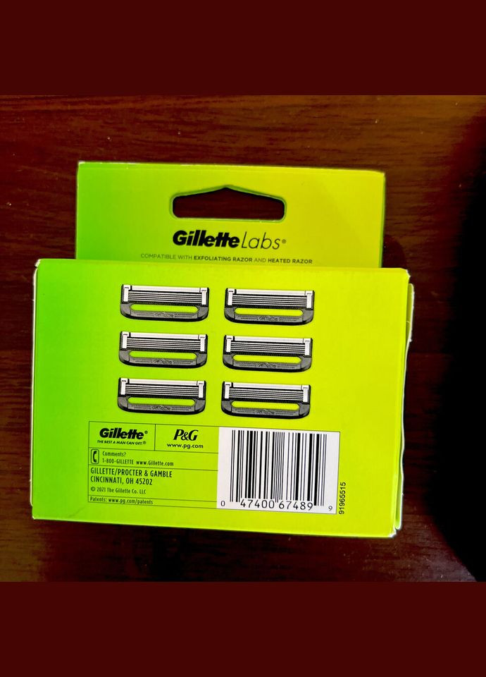 Бритва Labs с отшелушивающей полоской с подставкой и дорожным футляром 9 картриджей Gillette (278773604)