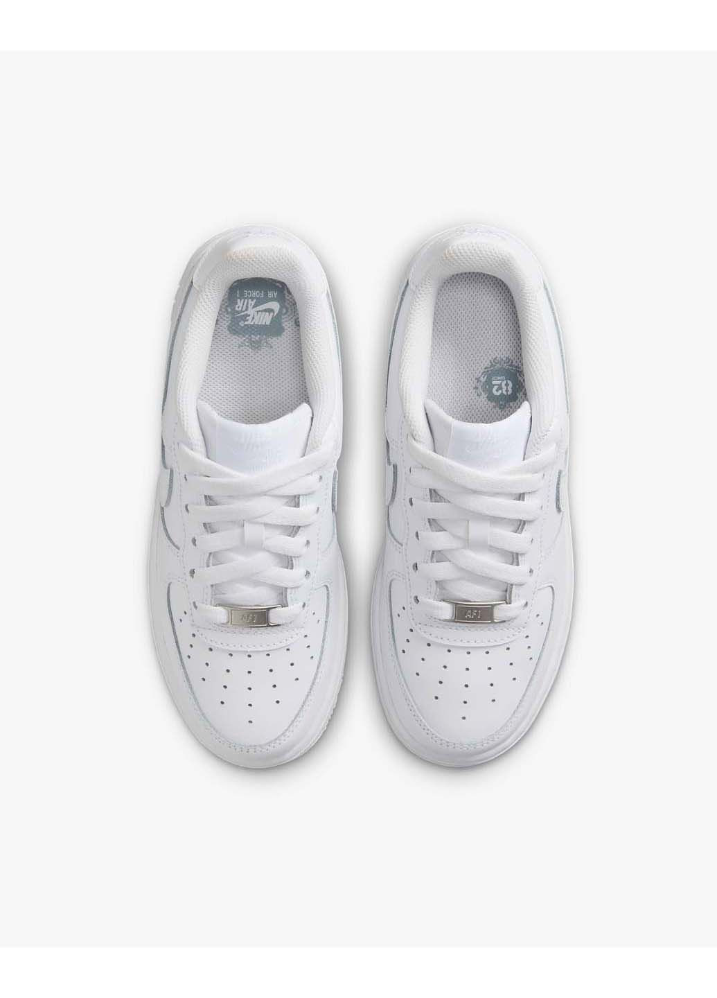 Белые демисезонные кроссовки женские air force 1 le gs Nike