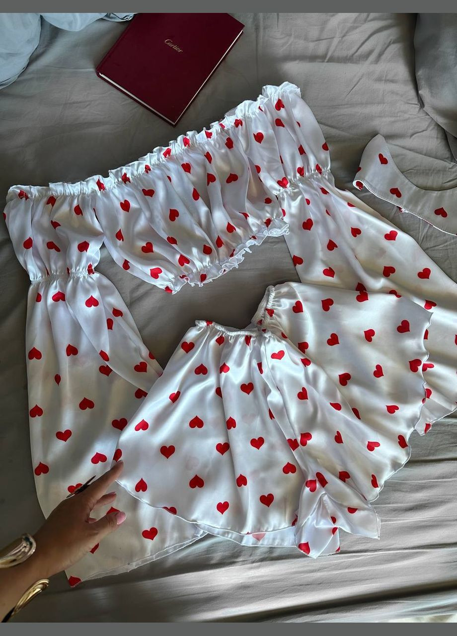 Белая всесезон пижамка тройка топ + шорты No Brand