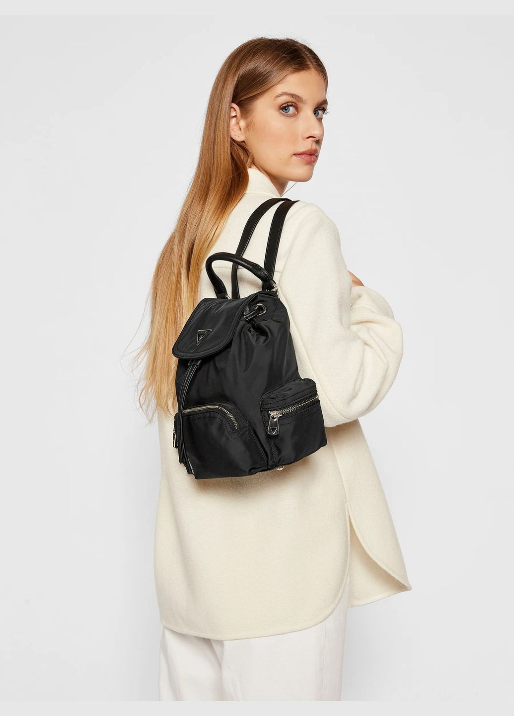 Женский рюкзак Guess черный No Brand (322886651)