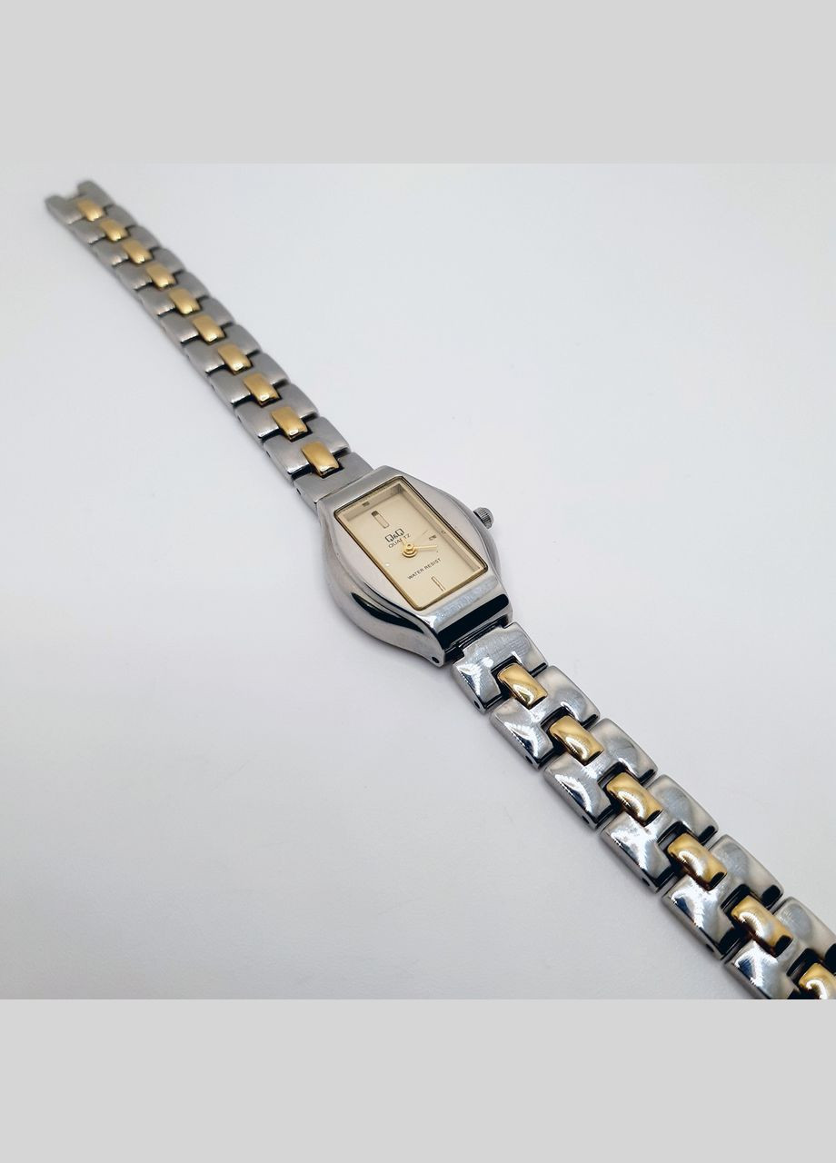 Наручний годинник жіночий кварцовий металевий ремінець () Q&Q G653-400 (305391368)