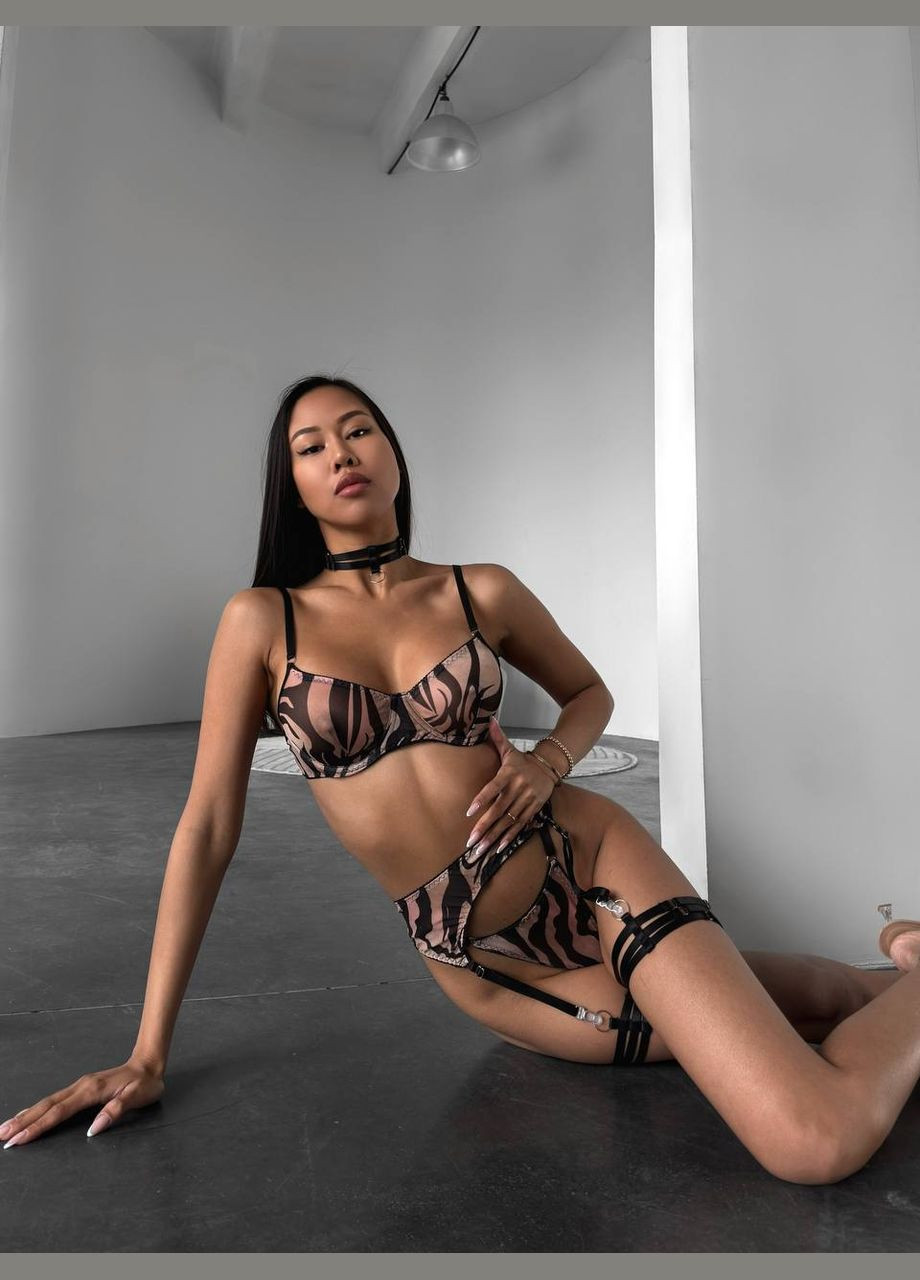 Чорний комплект жіночої білизни з поясом і гартерами Simply sexy