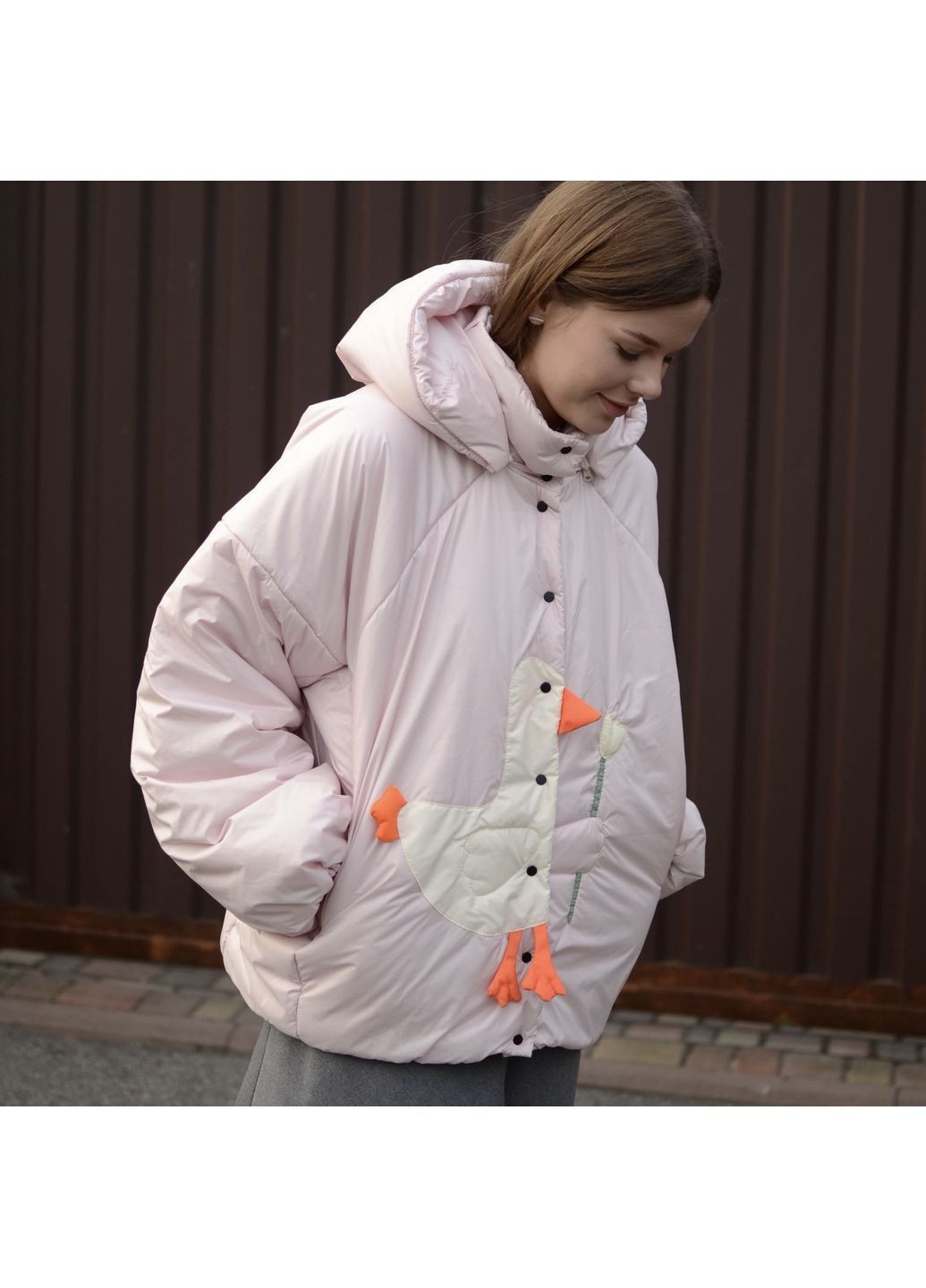 Пудровая демисезонная куртка «уточка» пудра со съемными бантами и пристегивающимся капюшоном HOCHUSOBITAKE