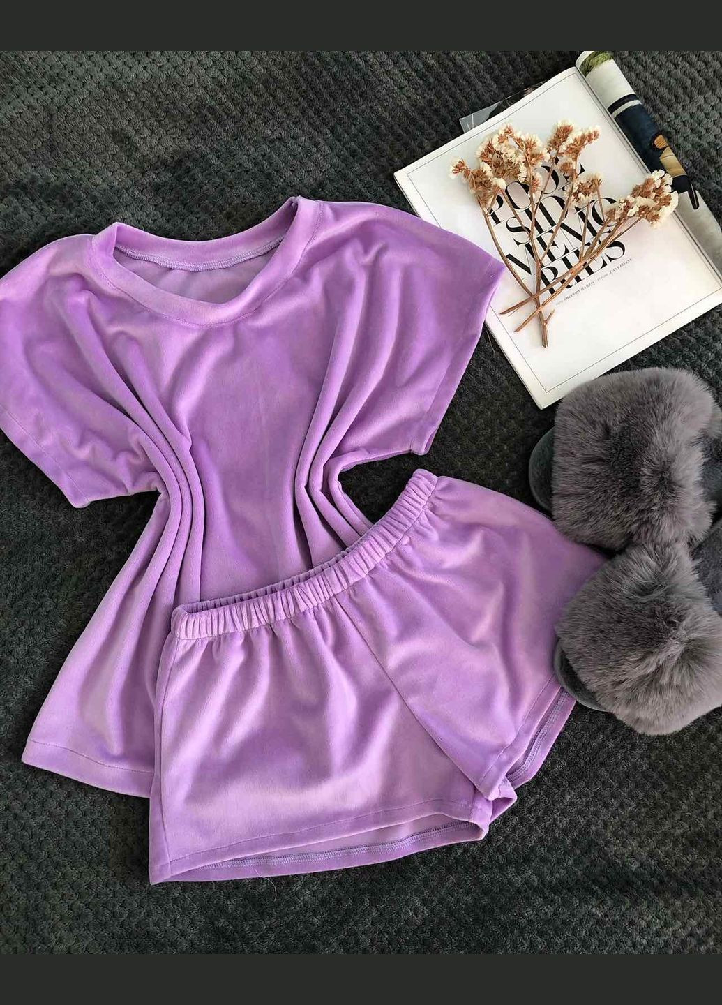 Комбинированная женская плюшевая пижама футболка шорты лаванда Modashoping