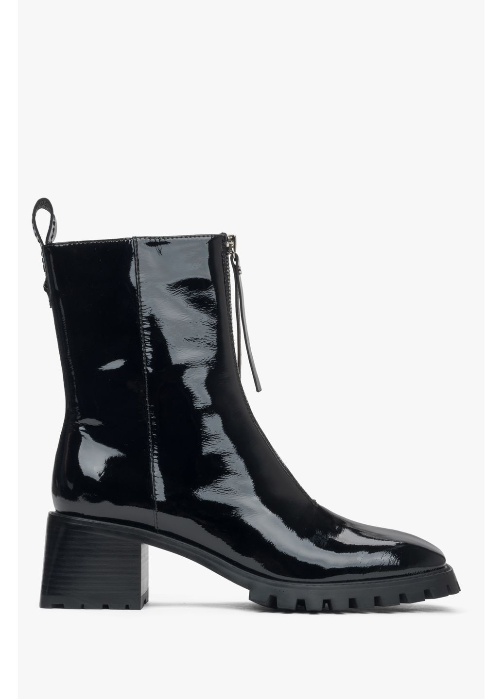 Осенние ботинки, цвет черный Estro