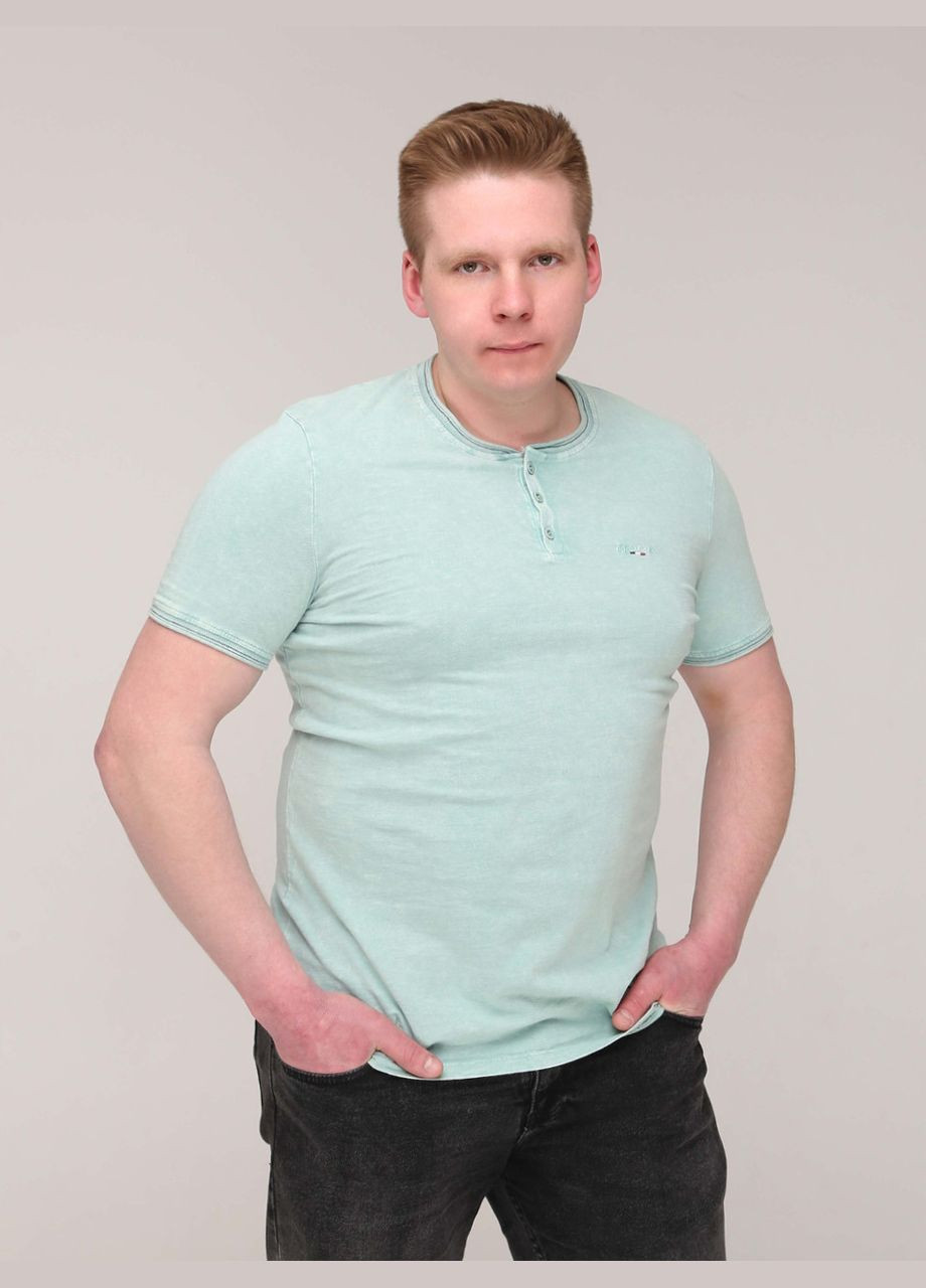 Світло-зелена футболка чоловіча світло-зелена однотонна з варінням з коротким рукавом Bagarda Пряма