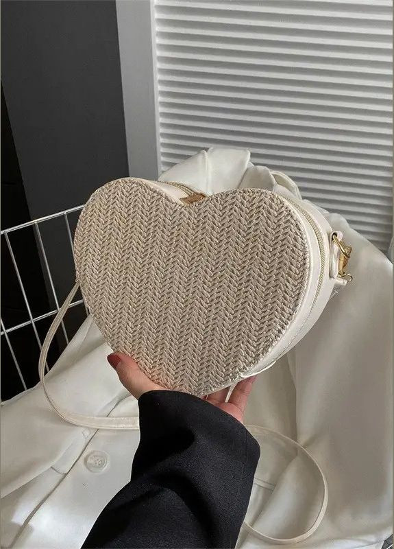 Женская сумка 8270 кросс-боди Сердце белая молочная No Brand (303323094)