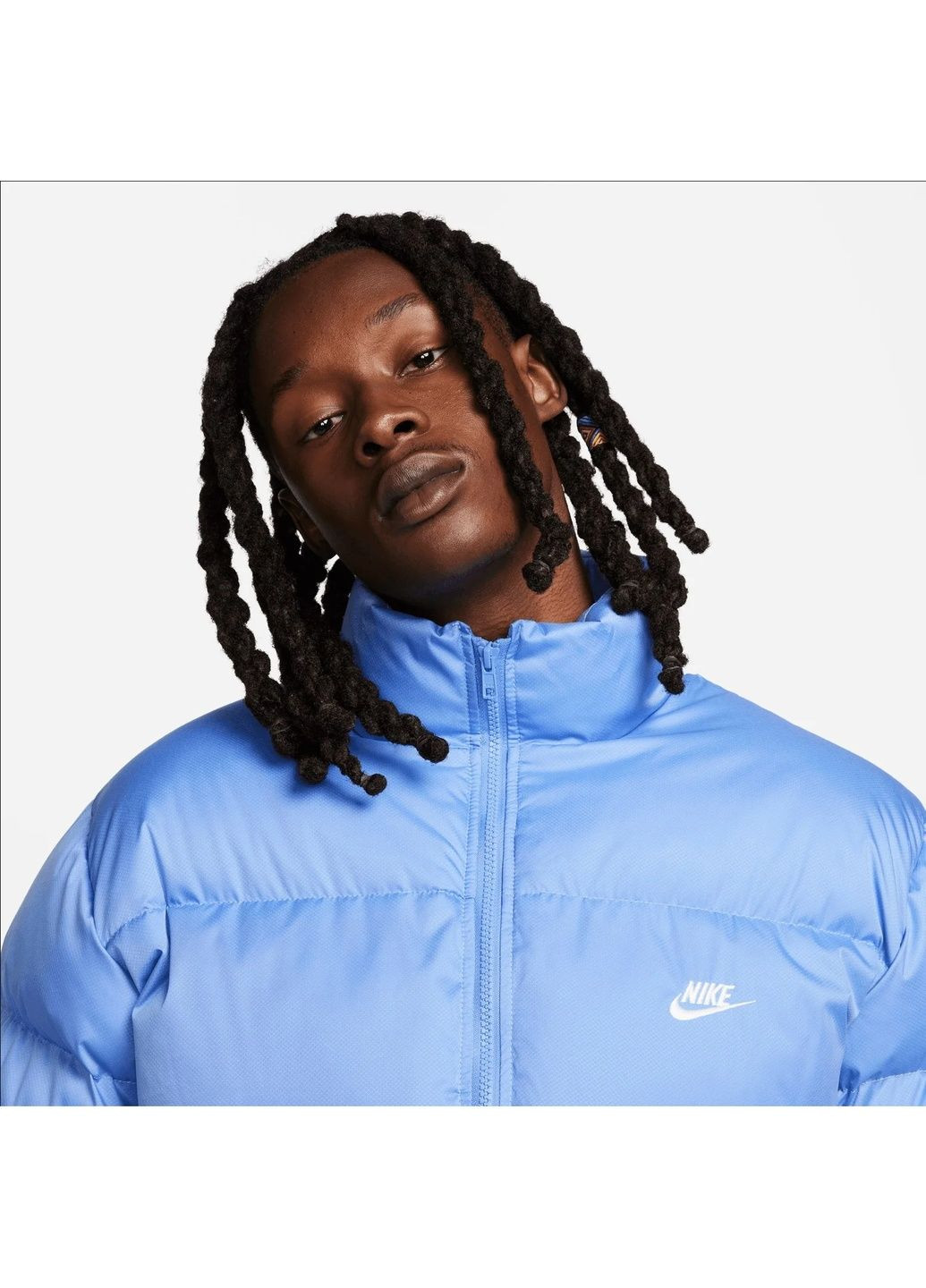 Блакитна пуховик чоловічий sportswear club light blue Nike