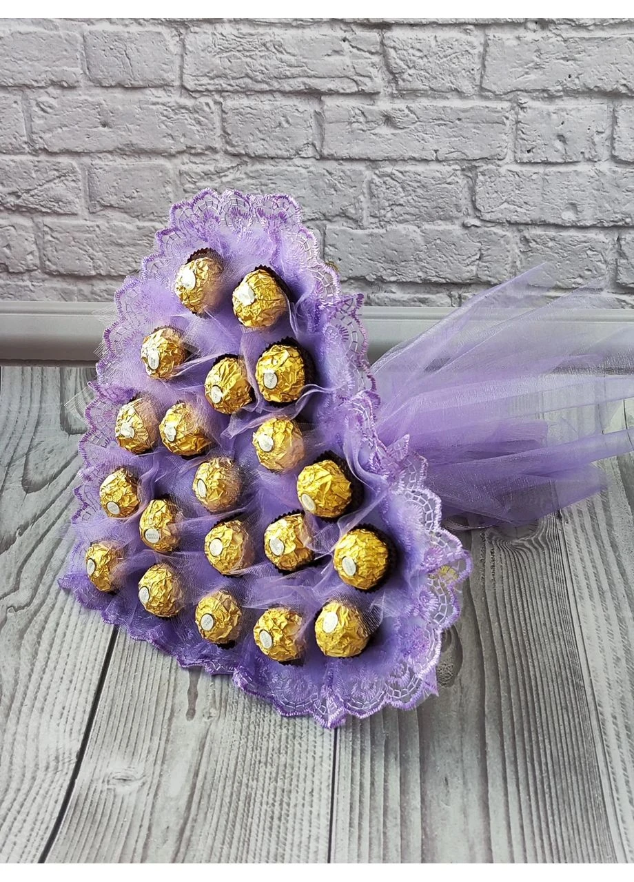 Букет из конфет 31 см Ferrero Rocher 20 шт. сиреневый в форме сердца букет с конфетами, сладкий подарок с конфетами для девушки No Brand (385179531)