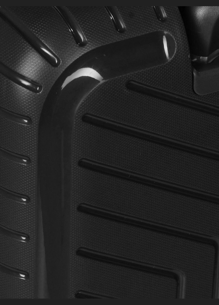 Чемодан маленький S полипропилен 20103 55×36×20см 35л Черный Snowball (297643078)