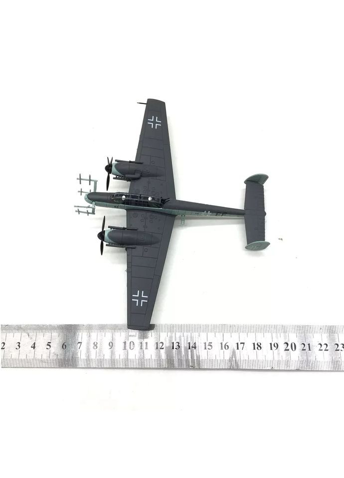 Коллекционная модель самолета Messerschmitt BF-110 металл масштаб 1:100 No Brand (365039406)