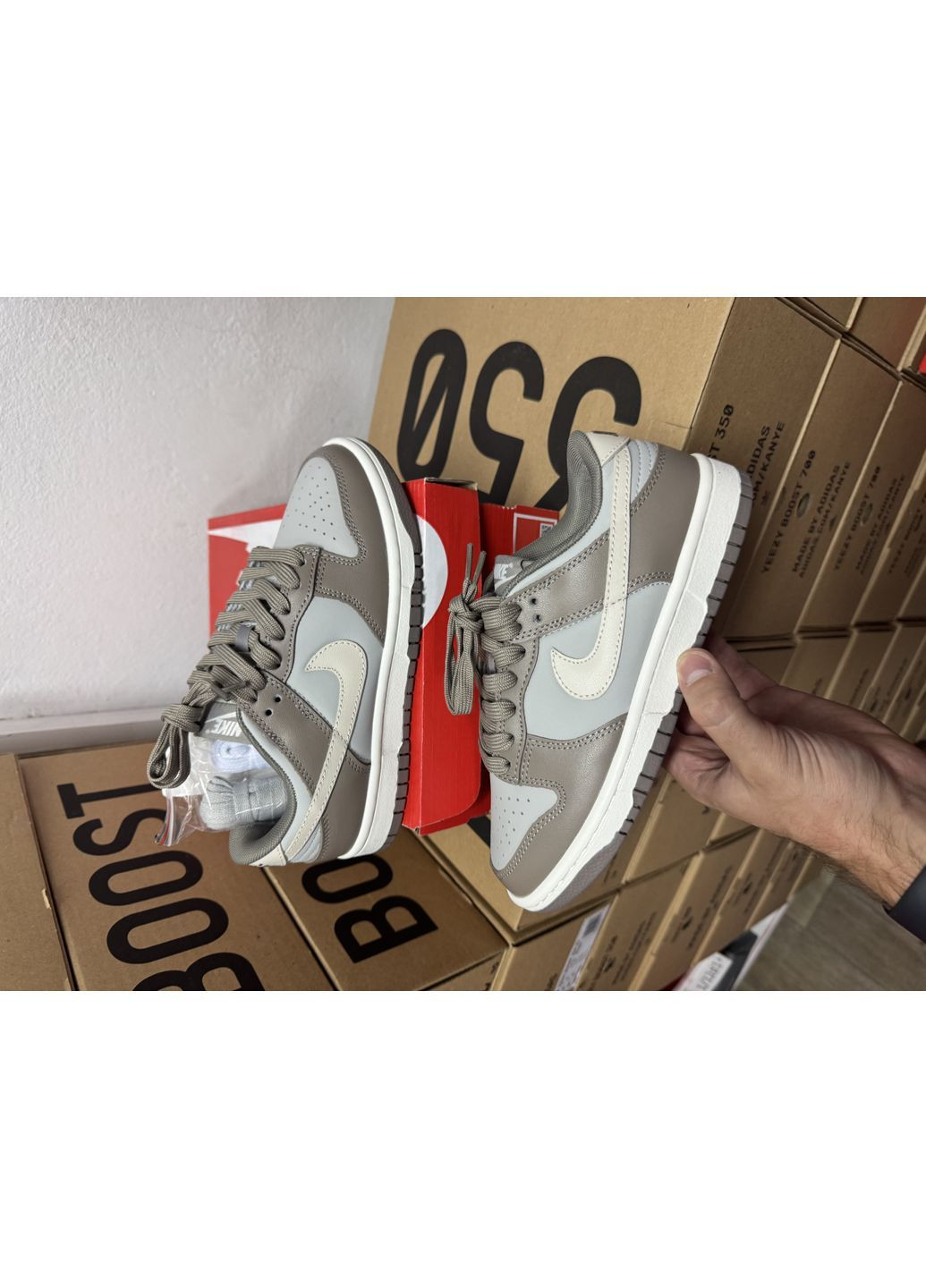 Світло-сірі всесезонні кросівки sb dunk bone tan Nike