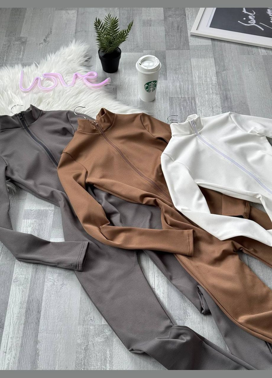 Бесшовный комбинезон в рубчике на флисе. Vakko комбинезон-брюки однотонный светло-коричневый спортивный, повседневный, кэжуал трикотаж с начесом