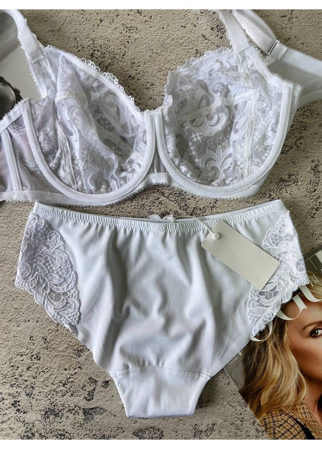 Білий жіноча нижня білизна великого розміру комплект на чашку е білий Lanny Mode