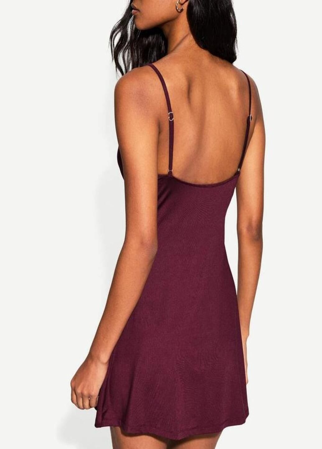 Бордовое платье Bershka однотонное