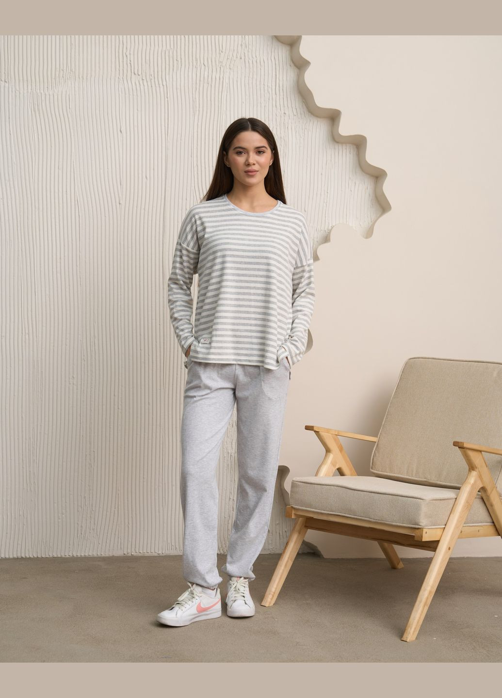 Світло-сіра жіночий комплект зі штанами Nicoletta