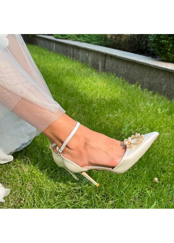No Brand Жіночі туфлі весільні атласні та ремінцем перли та брошкою 9 см білий з текстиль, — (351394313)