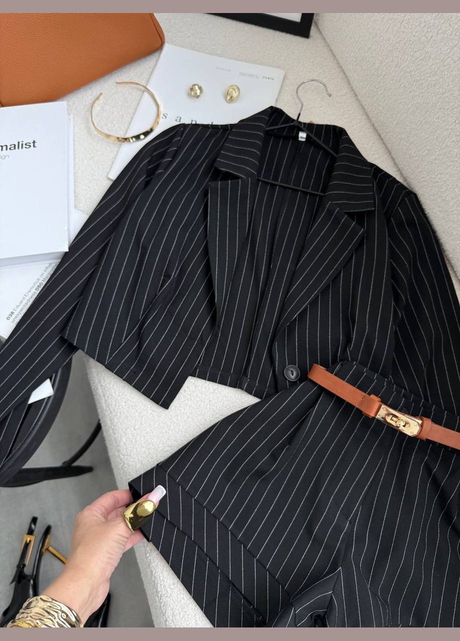 Классический женский костюм с шортами и пиджаком. Avanti (333655388)