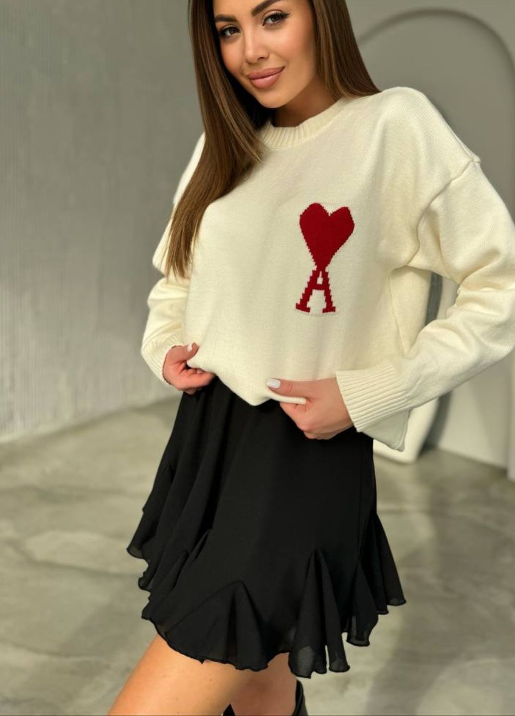 Черная повседневная однотонная юбка с рюшами Україна клешированная-солнце