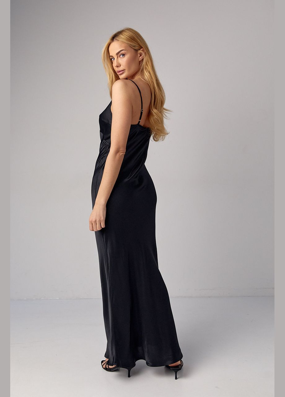 Чорна атласна сукня максі в стилі білизни Lurex