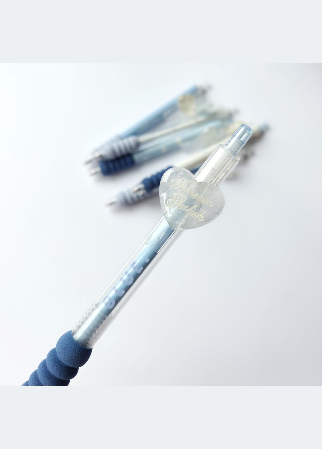 Гелевая ручка в корейском стиле с объемной фигуркой голубое сердце черная гелевая паста сменный стержень No Brand (320916955)