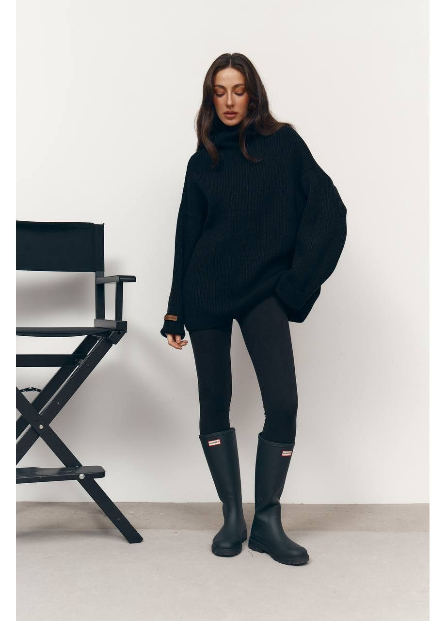 Чорний зимовий жіночий подовжений светр оверсайз з високою горловиною MonCher
