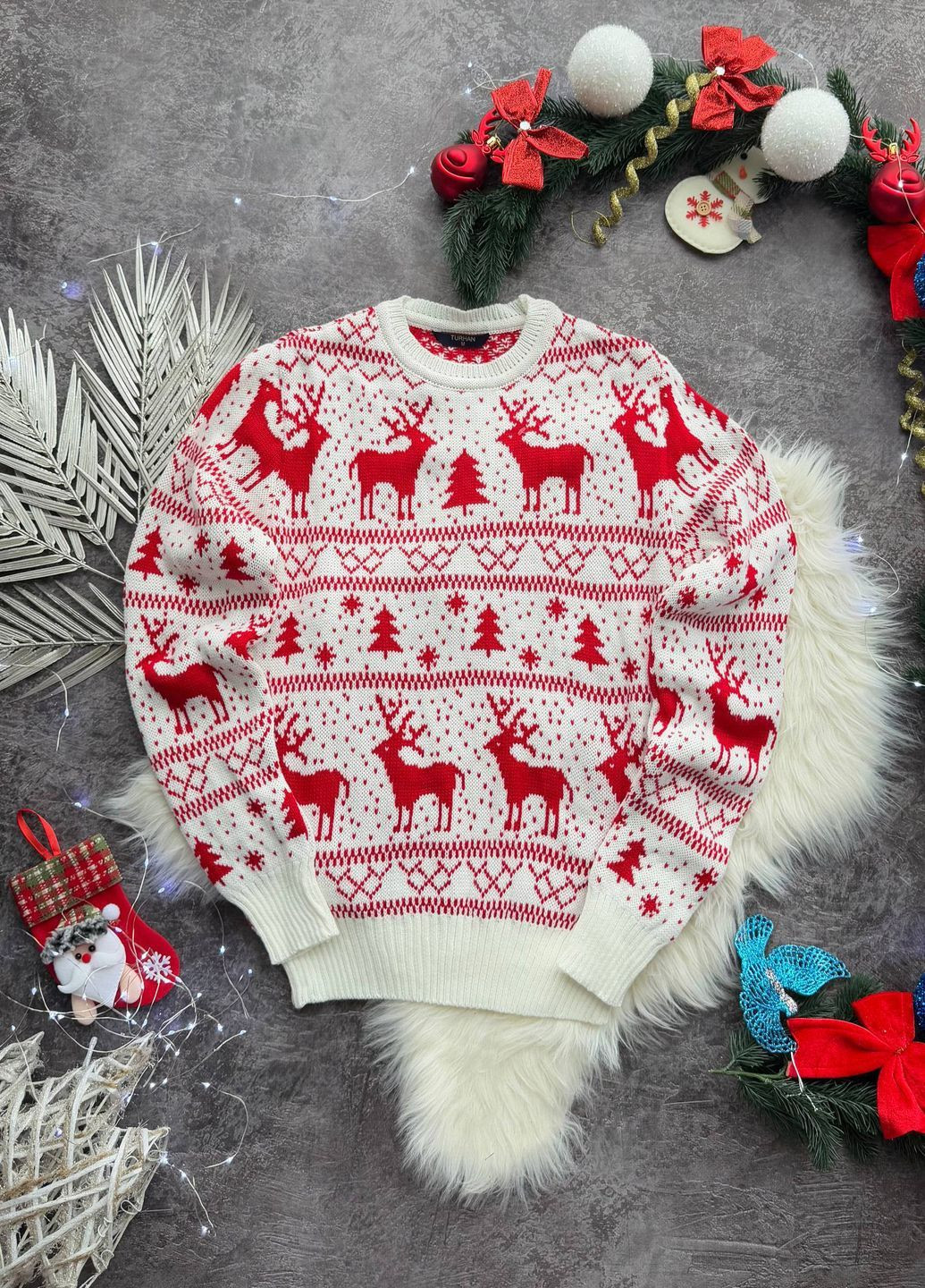 Білий зимовий жіночий новорічний светр з оленями "fairy deer" червоний, під шию джемпер No Brand