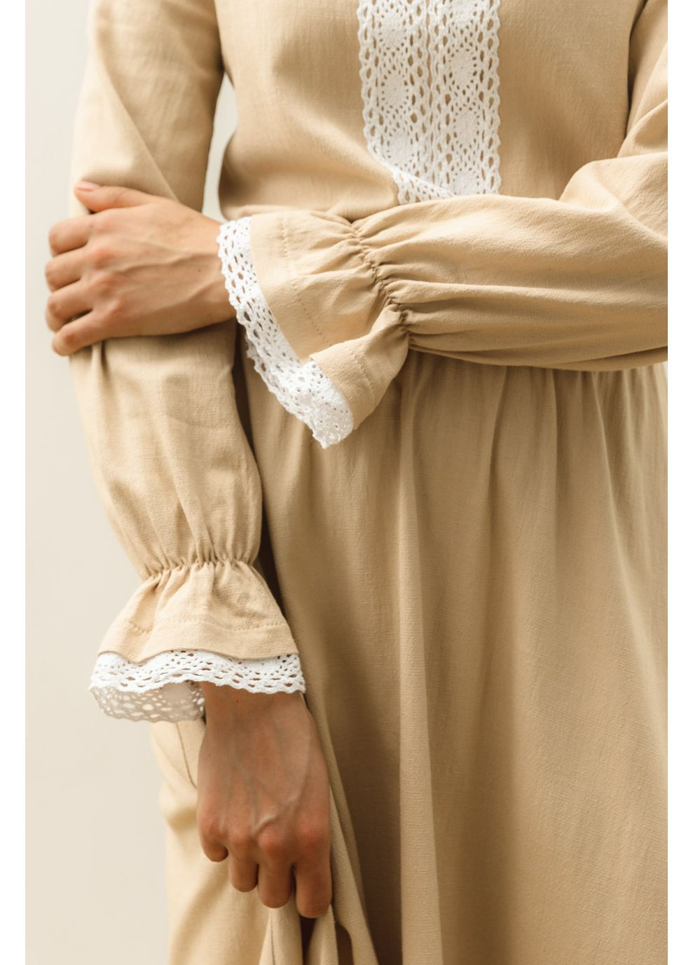 Бежевое платье 2053.5317 Seventeen