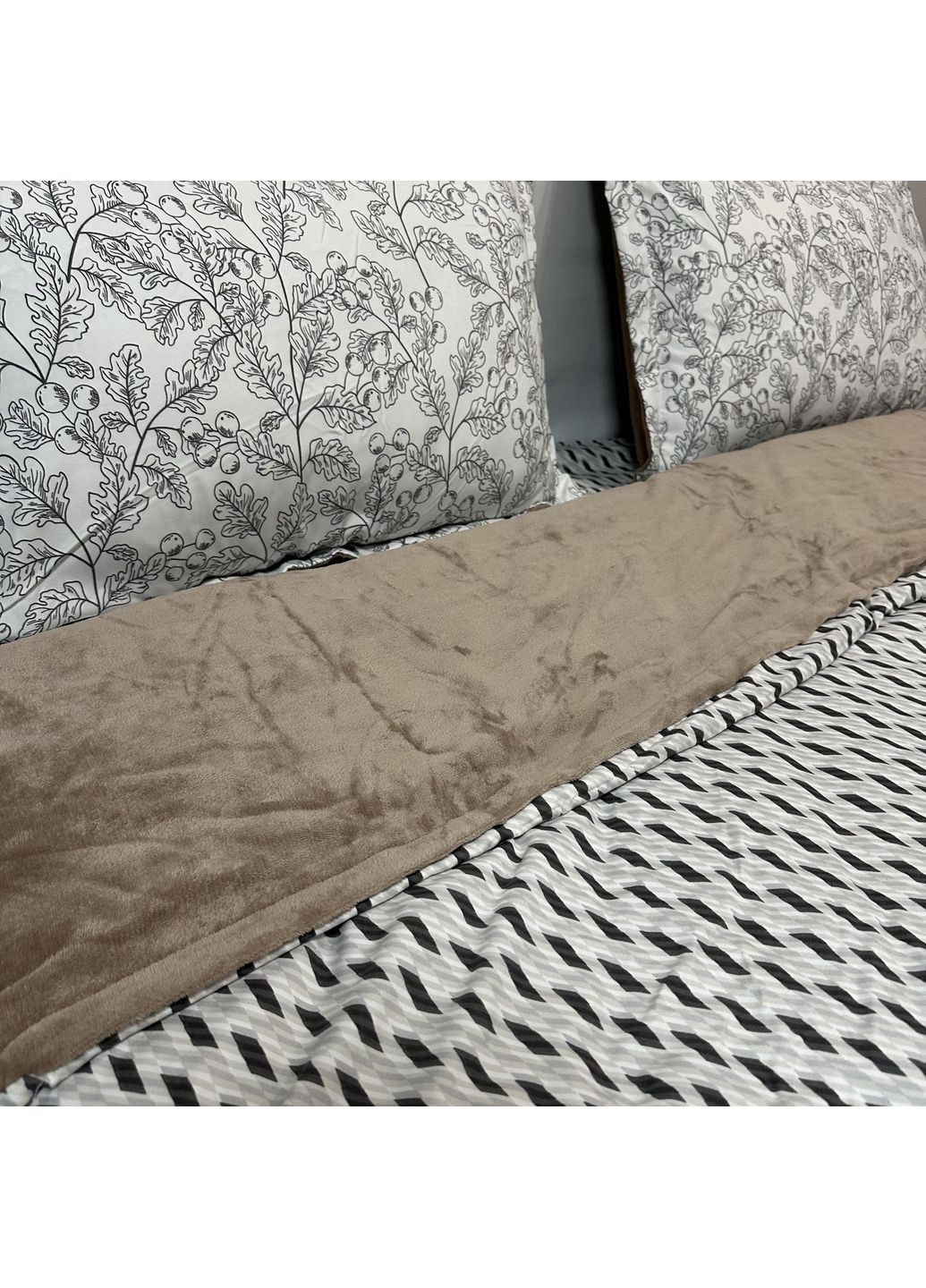 Эксклюзив: постельное белье евро (Сатин/Велюр). Роскошный комплект серо-бежевого цвета 200*230 см. No Brand (367912408)